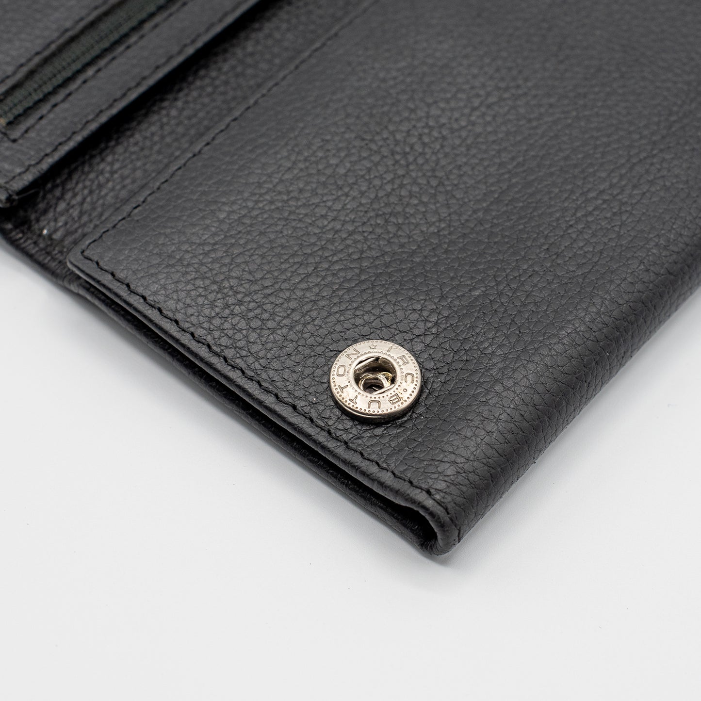 Men's Tall Trifold Chain Wallet with Snap RFID