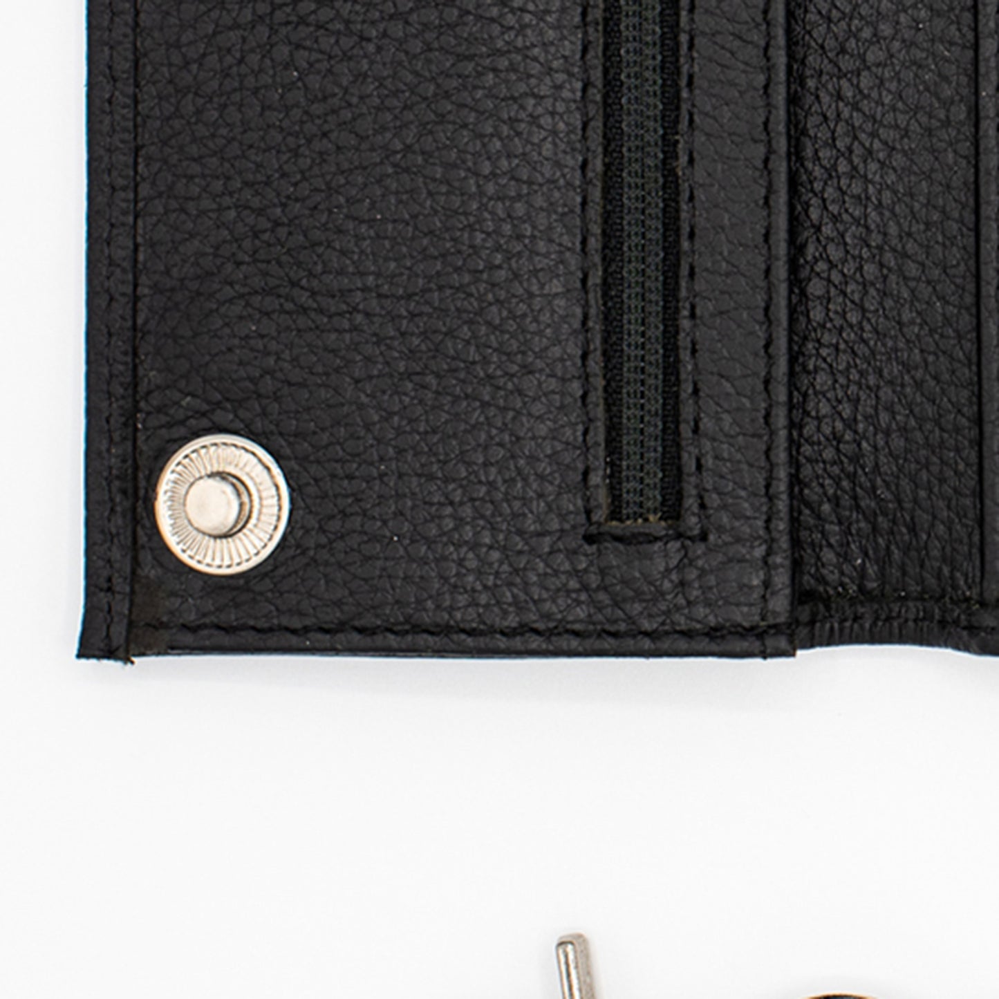 Men's Tall Trifold Chain Wallet with Snap RFID