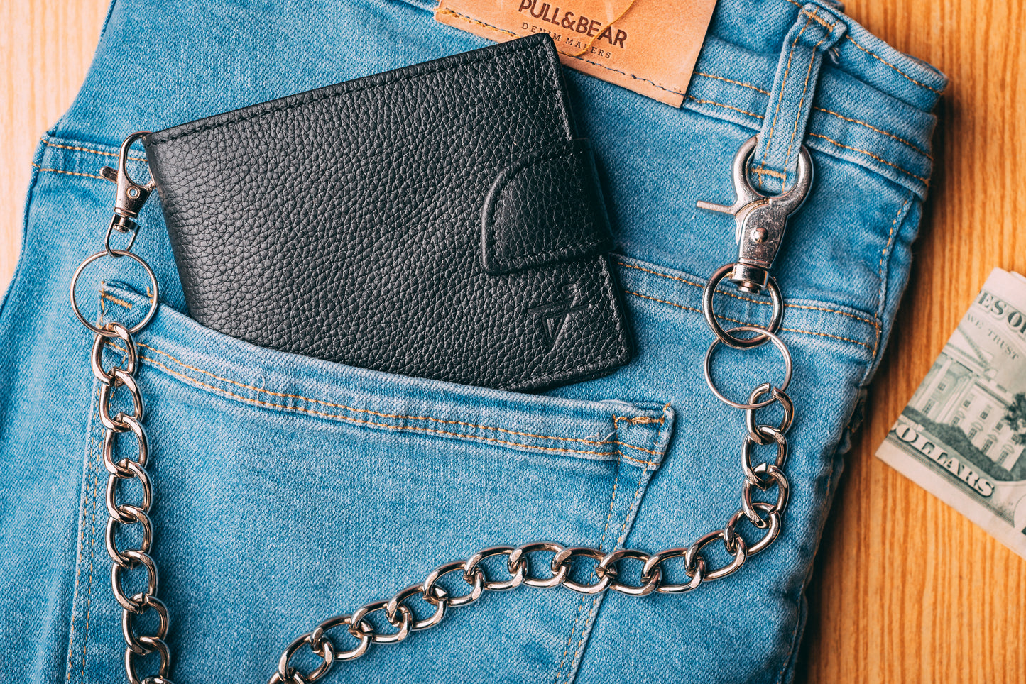 Leather Bifold Chain Wallet With Popper closure