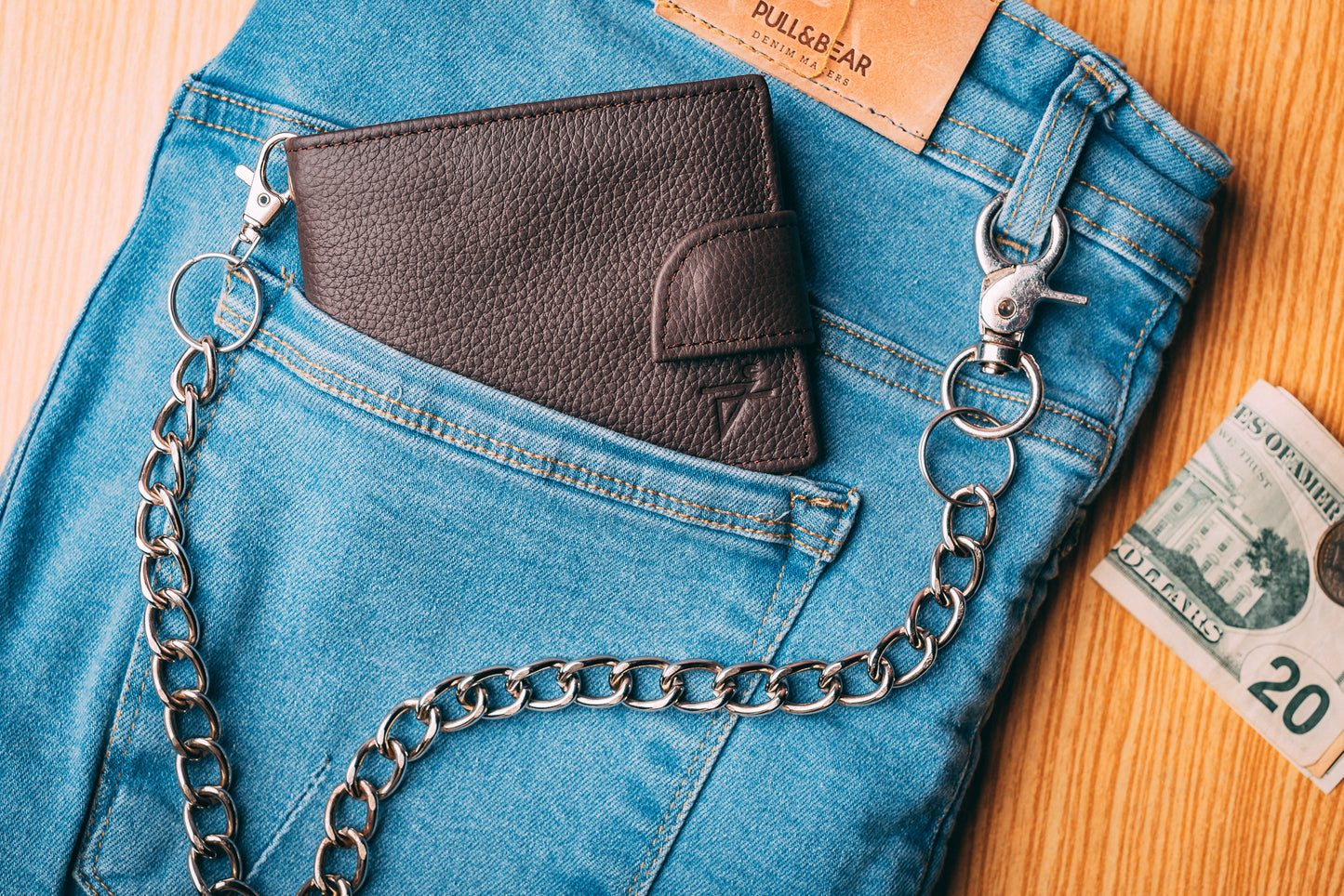 Leather Bifold Chain Wallet With Popper closure