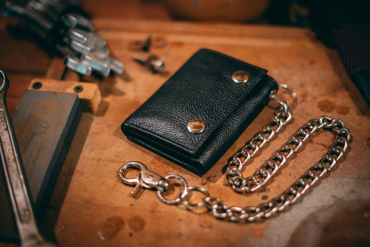 What Are The Benefits Of Storing Your Things In A Leather Wallet?
