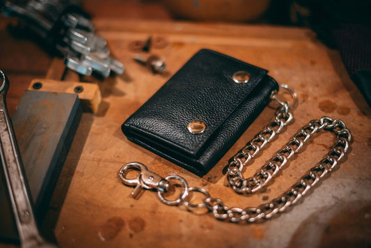 The Game Of The Best Wallets, Leather, Or Fabric?