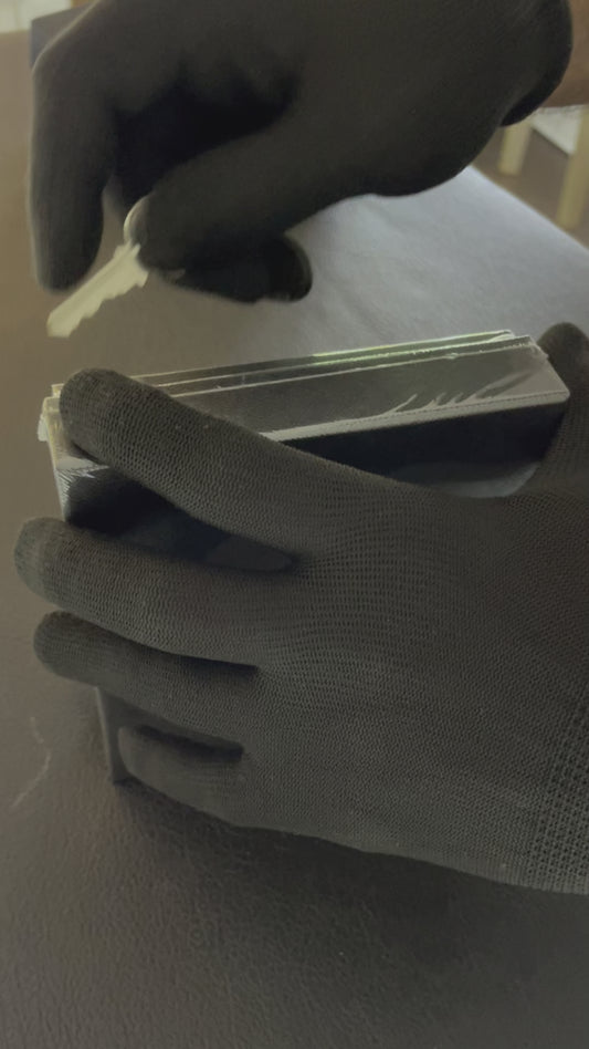 Carbon Fiber Leather Trifold Wallet with Chain & RFID