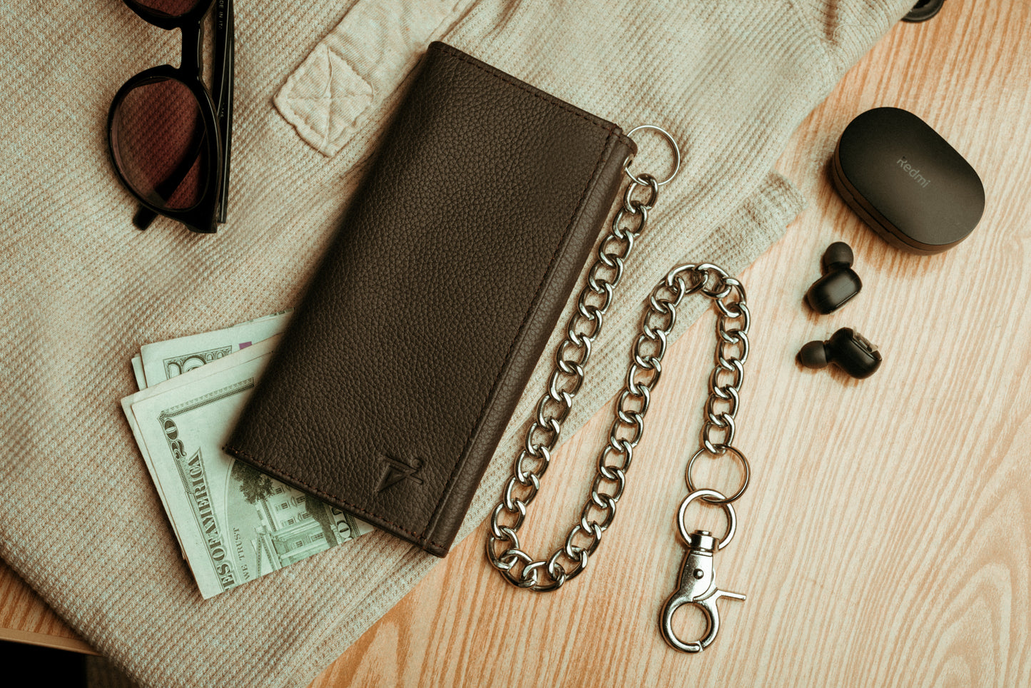 Men's Tall Trifold Chain Wallet with Snap RFID